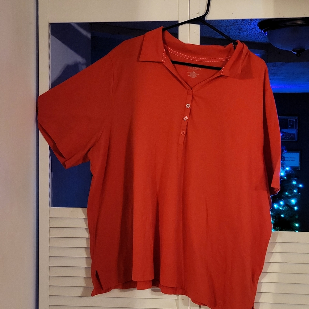 Women's nice skirt with 3 buttons